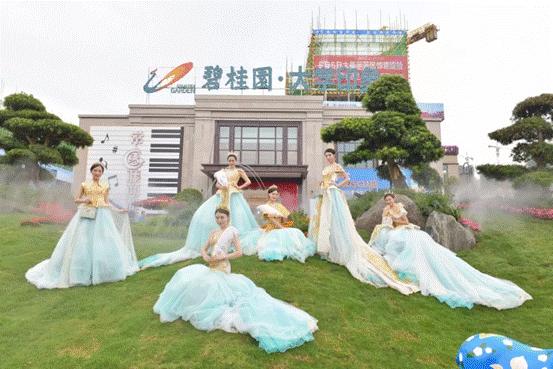 ky开元集团官网入口_李善均-IU主演电视剧《我的大叔》 确定3月21日首播(图3) ky开元